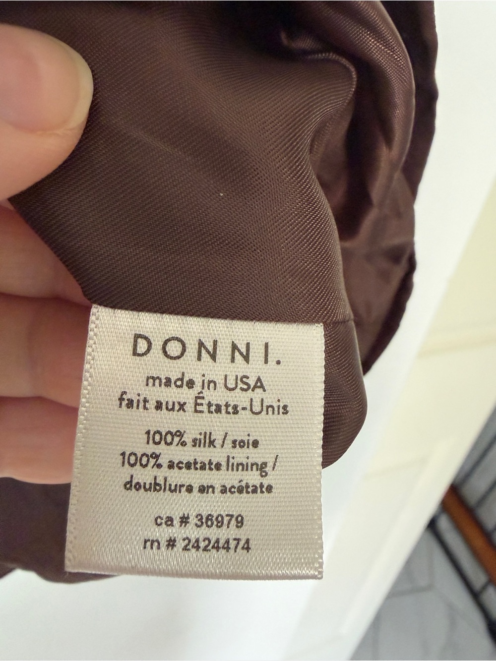DONNI. 100% Silk Brown Sleeveless Vest Size S Made in USA - Picture 4 of 8